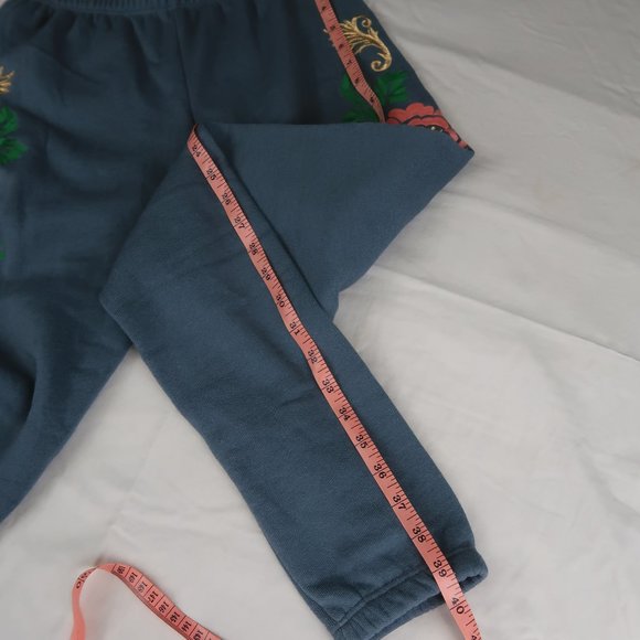 WILDFOX KNOX FLORAL SWEATPANTS - Picture 7 of 7